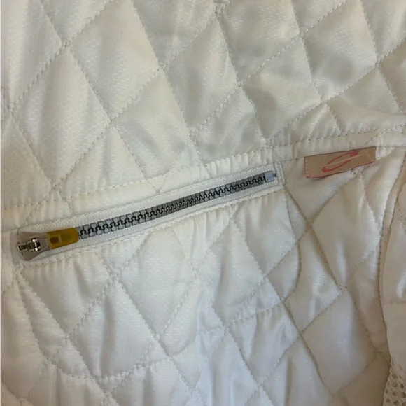 Obermeyer Women's White Quilted Puffer Jacket - Picture 2 of 7